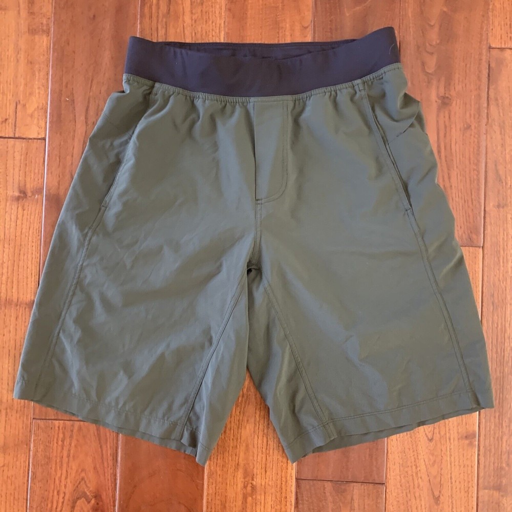 Lululemon Shorts Men's M Black/Olive Lightweight Gym Athletic Yoga 11" Inseam